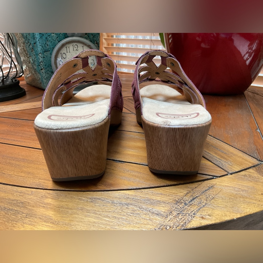 Dansko leather floral sandals. EUC - Picture 6 of 7